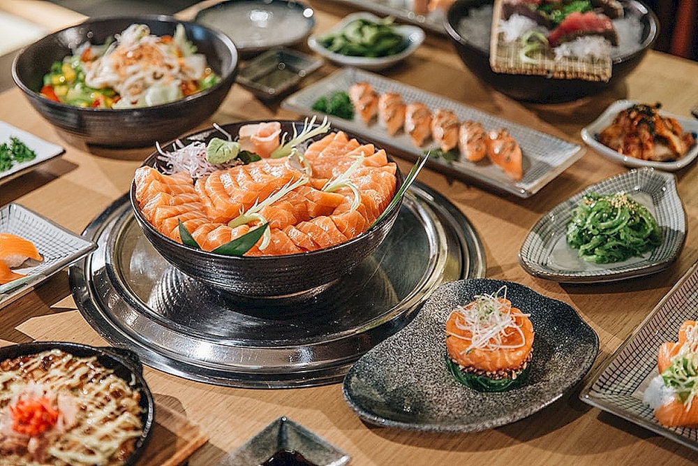 Isushi is a restaurant that serves authentic Japanese flavor dishes, which are made from fresh ingredients